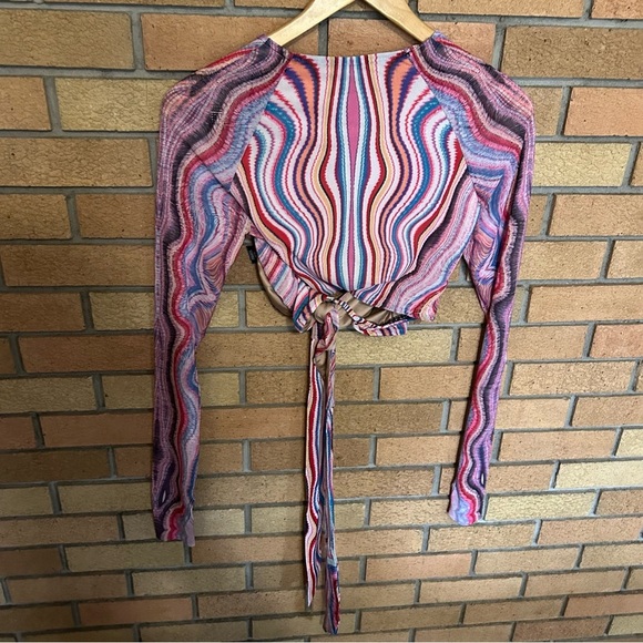 NWT AFRM Multi Wave Cordelia Wrap Top Cross Neck Long Sleeve Size Medium - Picture 6 of 6